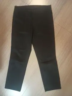 え*み様 UNIQLO ブラックパンツ カジュアルパンツ Mサイズ 黒 ボトムス