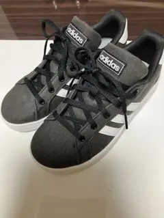 adidas スニーカー　ブラック　19.5