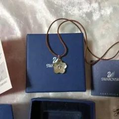 SWAROVSKI　花モチーフ　チョーカー　イエロー