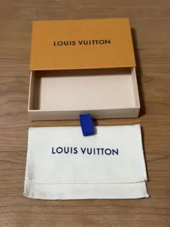 LOUIS VUITTON ポーチとボックス セット