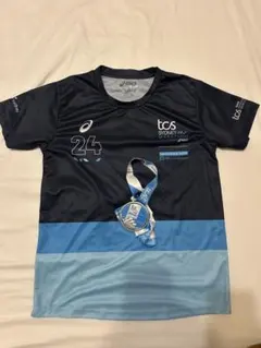 SYDNEY MARATHON2024 FINISHERシャツとメダル
