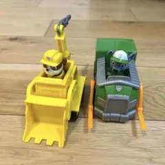 パウ・パトロール ベーシックビークル⭐︎ラブル　ロッキー　セット売り