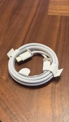 【新品・未使用】USB-C アダプタ+編み込みケーブル ホワイトのサムネイル