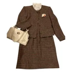 ツイード　ノーカラー　ブラウン系チェック柄 セットアップ　セレモニー　チェック