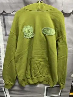 Tommy Hilfiger オリーブグリーン パーカー パッチ付き