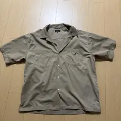 ベージュ 半袖シャツ ポケット付き