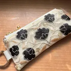 インド刺繍リボンとフェイクレザーのポーチ No.117