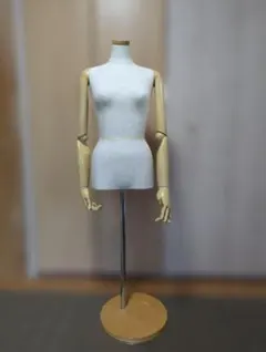 シンプルな布製マネキン