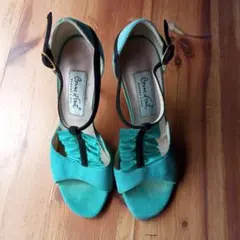 Comme il Faut コムイルフォー　のタンゴシューズです