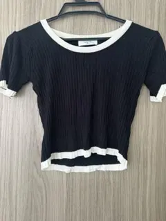 リブ編み 黒半袖Tシャツ ショート丈