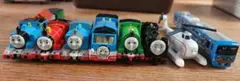 トーマス　トミカ８台セット