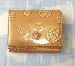 CLATHAS 三つ折り財布 カメリア柄 ベージュピンクのサムネイル