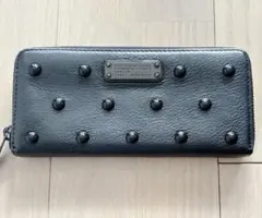 MARC BY MARC JACOBS スタッズ付き長財布