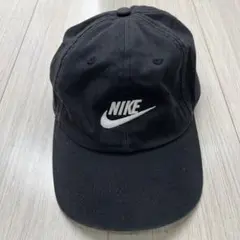 NIKE キャップ ブラック 金具の緑青と側面に色褪せあります