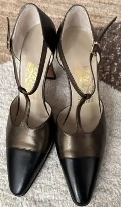 【箱無し】Salvatore Ferragamo Tストラップ ハイヒール