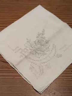ヴィンテージ　刺繍ハンカチ