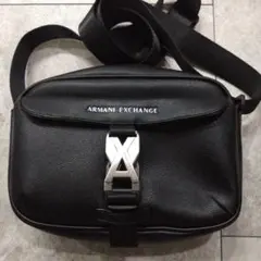 Armani Exchange ブラック ショルダーバッグ