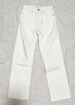 UNIQLO スリムストレートハイライズジーンズ ホワイト 23インチ ユニクロ