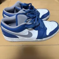 ナイキエアジョーダン1ロー