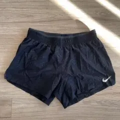 Nike DRI-FIT ランニングショートパンツ　レディース