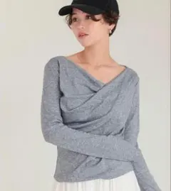 titivate グレー　オフショルダーロングスリーブTシャツ S トップスのサムネイル