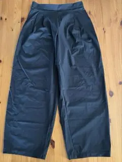 【美品】UNIQLO ウルトラストレッチアクティブワイドパンツ　黒　L