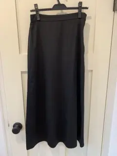 グリーンレーベルリラクシング　ブラックロングスカート