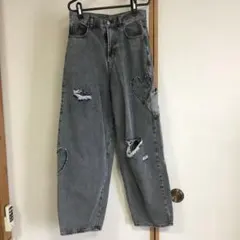 ハート型ダメージ加工グレー デニムパンツのサムネイル