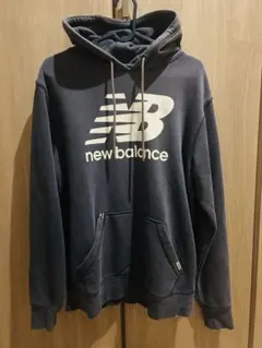 New Balance 紺色 パーカー