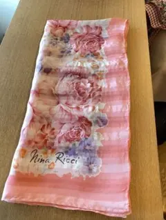 Nina Ricci スカーフ 花柄 ピンク　シルク100% 柔らかいスカーフのサムネイル