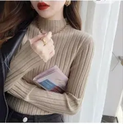 リブ編みタートルネックニット ベージュ