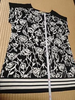 ノースリーブ花柄トップス 体型カバーMサイズ