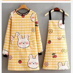 割烹着とエプロンのセット　人気　かわいいイラスト　明るめ　保育士　家事