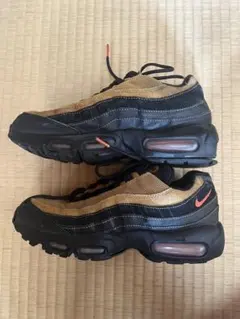 Nike Air Max 95 ブラック/ゴールド 25cm