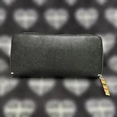 シンプルな黒い長財布