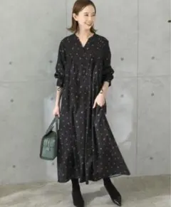美品◆アーバンリサーチROSSO◆ドットフラワーVネックワンピース