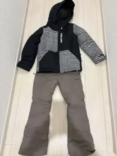 VOLCOM 子ども用スノーボードウェア Sサイズ
