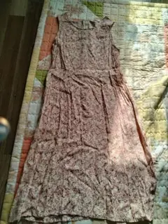 フラワープリント ノースリーブワンピース