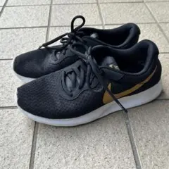 NIKE ナイキ TANJUN タンジュン ブラック24.5 シューズスニーカー