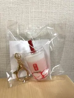 ゴンチャ いちご杏仁 キーホルダー