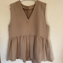 martinique ノースリーブ ペプラムトップス ベージュのサムネイル