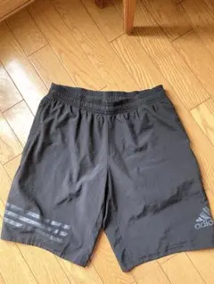 adidas 黒 3本ライン ハーフパンツ