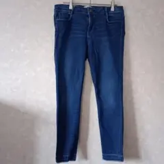 ザラ ZARA スキニージーンズ 　切りっぱなし裾 　デニム　パンツ