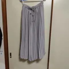 プリーツワイドパンツ　グレージュ