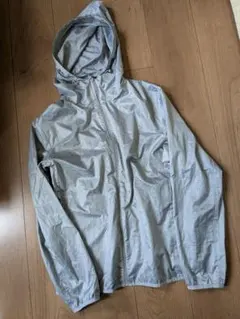 UNIQLO　ポケッタブルパーカー　グレー