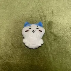 ちいかわ　おすわりぬいぐるみ　ハチワレ