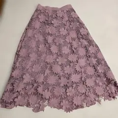 ノエラ　花柄レース フレアスカート ラベンダー Mサイズのサムネイル