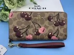 COACH チェリー柄 二つ折り財布