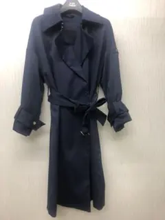 ★美品★ TATRAS トレンチコート　ネイビーのサムネイル