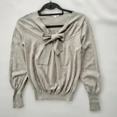 エルＥＬＬＥグレー リボン付き Vネック ニット38カシミヤ12%